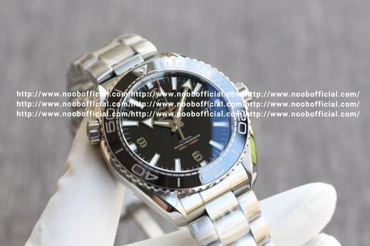 VS欧MEGA欧茄SEAMASTER海马系列海洋宇宙600米600m同轴至臻天文台表43.5mm潜水表215.30.44.21.01.002拉丝表壳局部抛光处理 黑色陶瓷表圈雕刻计时刻度电镀反光银色 商品图7