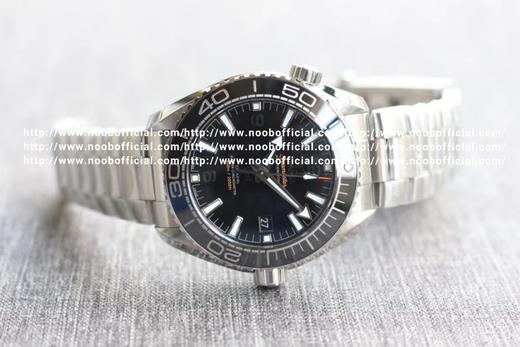 VS欧MEGA欧茄SEAMASTER海马系列海洋宇宙600米600m同轴至臻天文台表43.5mm潜水表215.30.44.21.01.002拉丝表壳局部抛光处理 黑色陶瓷表圈雕刻计时刻度电镀反光银色 商品图4