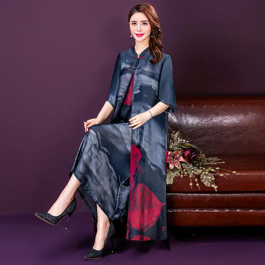 YMR-8308新款复古文艺印花大码开衫阔太太高贵优雅两件套装 商品图2