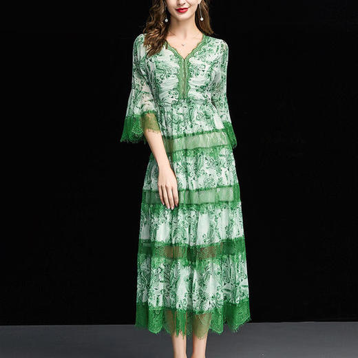 HT-9035优雅时尚显瘦蕾丝拼接大摆印花连衣裙 商品图3