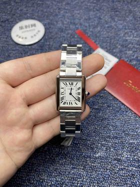 最高版本 卡地亚TANK坦克系列女士腕表，表盘尺寸：小号31X24mm 中号33X27mm,原装瑞士朗达石英机芯（专柜一致）