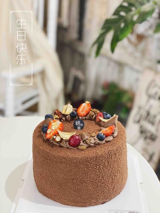 创意多层黑森林，传统黑森林的升级版，内在法芙娜巧克力碰撞上樱桃果茸夹心，完美的搭配经得起各种口味的挑剔 商品图1