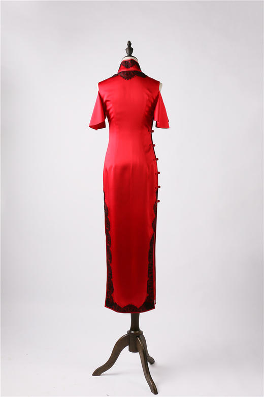 荷言HEYEN 霜叶红 重磅真丝+手工盘扣+撞色蕾丝+露肩荷叶袖手工旗袍 商品图3