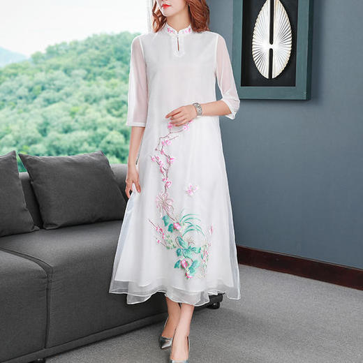 YFN-1079 2020新款刺绣宽松A字连衣裙 商品图2