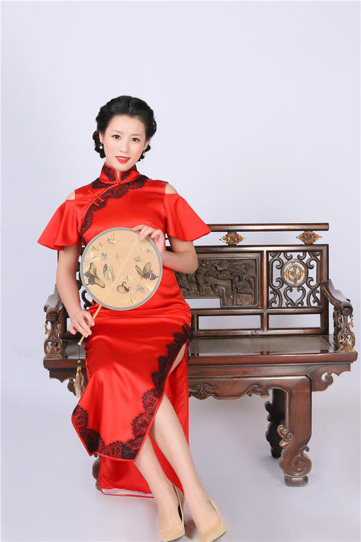 荷言HEYEN 霜叶红 重磅真丝+手工盘扣+撞色蕾丝+露肩荷叶袖手工旗袍 商品图1