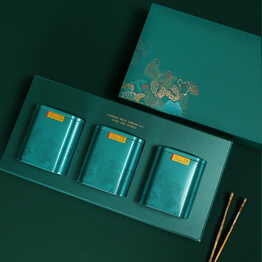 随手礼礼盒一套30元 ,一件8套, 一件240元,锦绣年华绿色茶叶礼盒容量