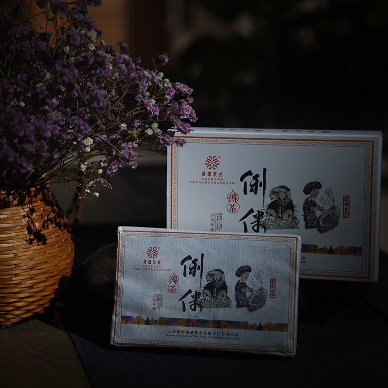 葳盛 2018俐侎普洱砖茶 生茶 300克