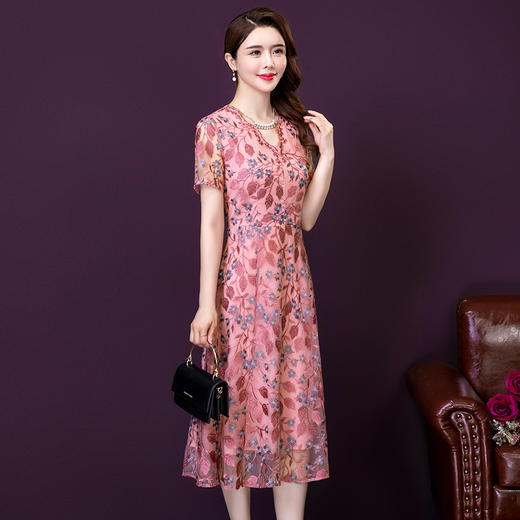 YMR-8343新款蕾丝气质妈妈洋气绣花连衣裙 商品图2