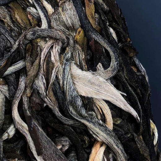 凰馨古茶【珍藏贡茶有机茶】普洱生茶2022年古树春茶357克. 商品图4