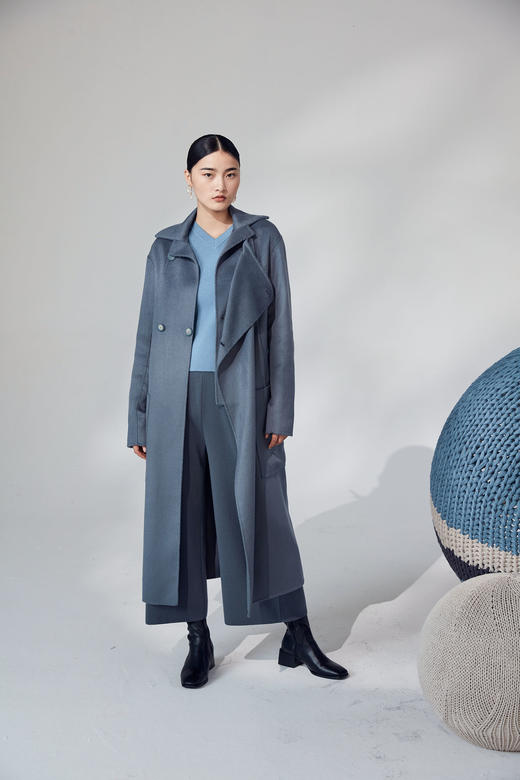 秋冬 前幅重叠水波纹羊绒呢女长大衣 SJF92W820N 商品图4