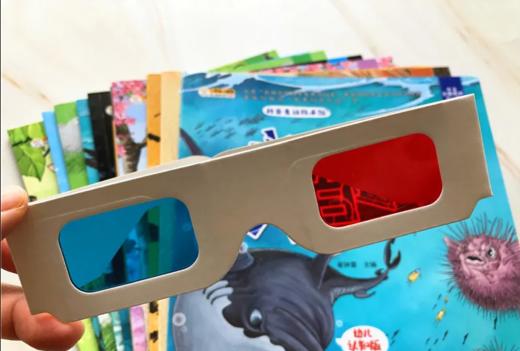 《动物童话百科全书》赠送3D眼镜，边听故事边学英语，还能看3D大片儿 有趣好玩涨知识，让孩子读到入迷 商品图2