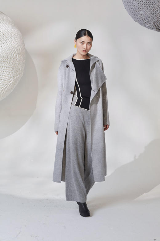 秋冬 前幅重叠水波纹羊绒呢女长大衣 SJF92W820N 商品图0