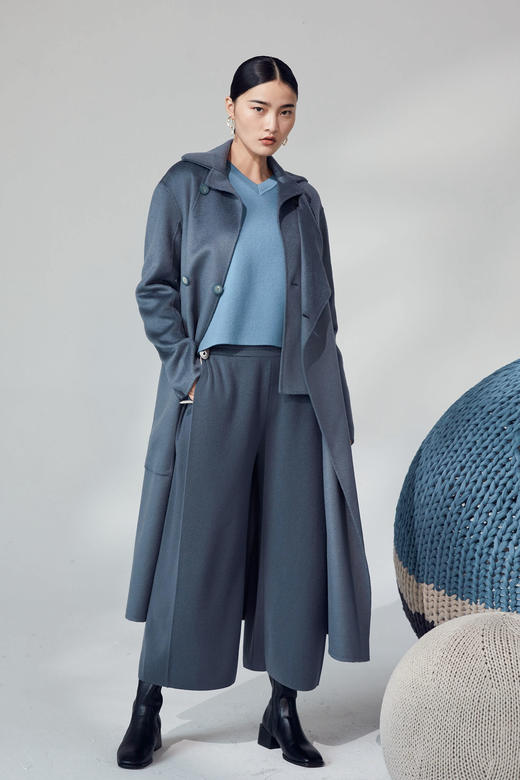 秋冬 前幅重叠水波纹羊绒呢女长大衣 SJF92W820N 商品图1