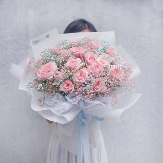 《一片星光》. 19朵玫瑰满天星花束 商品图0