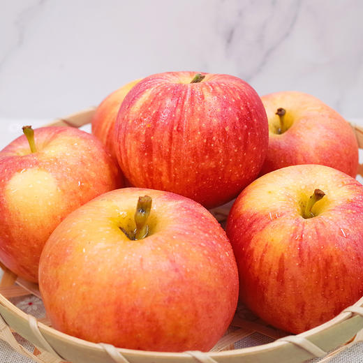 新鲜红苹果高山加力果甜脆爽口咀嚼无残渣满满饱腹感佳丽小苹果