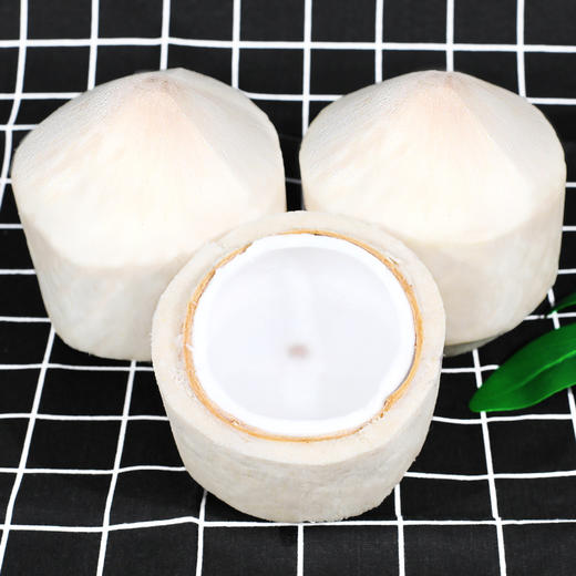 泰国小黄鸭椰青1个