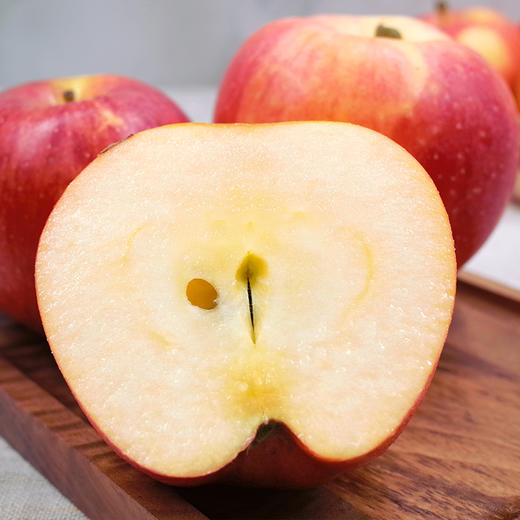 新鲜红苹果高山加力果甜脆爽口咀嚼无残渣满满饱腹感佳丽小苹果