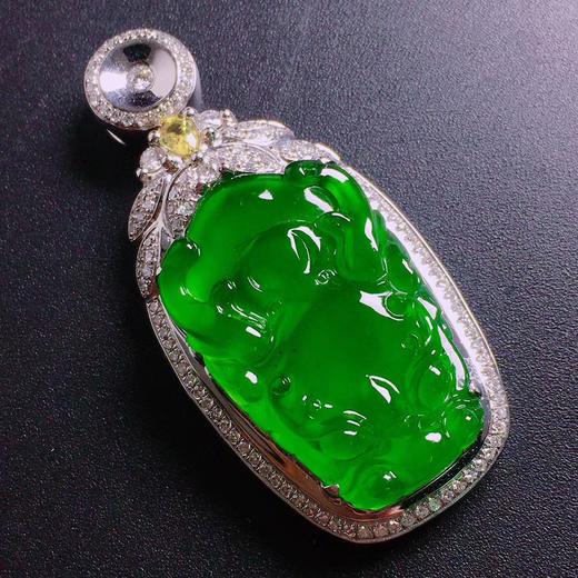 冰种帝王绿招财貔貅吊坠特惠翡翠冰种帝王绿色辣冰透水润饱满品质一流