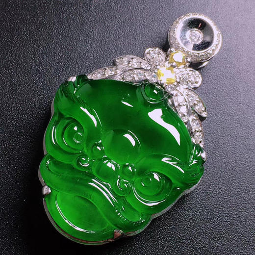 冰种帝王绿招财貔貅吊坠特惠翡翠冰种帝王绿色辣冰透水润饱满质量一流