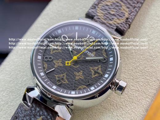 LV工厂超神之作，LV——TAMBOUR SLIM全系列陆续空降市场！致敬原厂 完成使命！ 【三大超级亮点】腕表尺寸34mm 1.表盘的填油细腻，印刷立体，刻度镶嵌工整，个个精品无瑕。 2.蓝宝水晶 商品图1
