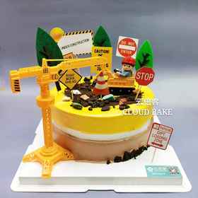 【开工程车的男孩】