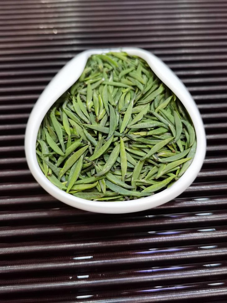 四川峨眉山雀舌尊享茶100g清香味明前高档茶叶采摘早春小米嫩芽四川