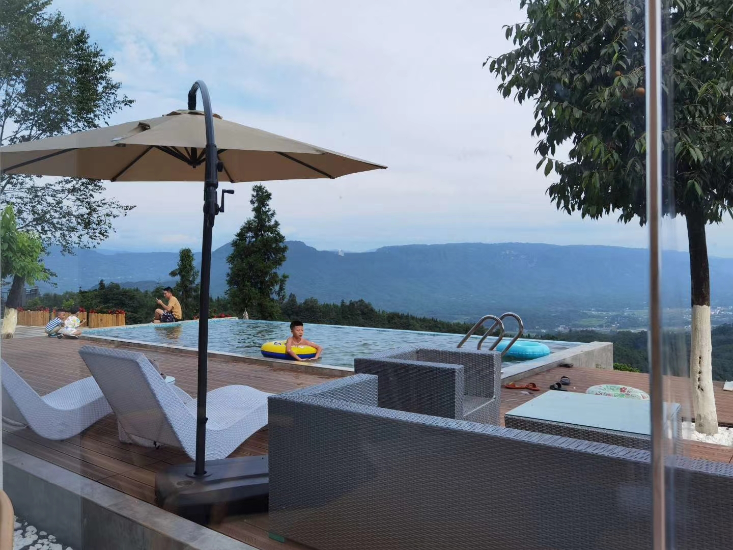 【眉山洪雅-349号】10房泳池院子，可单房预定，山间云海·日落黄昏，近柳江古镇，还带地暖、泳池、ktv额~BPYL