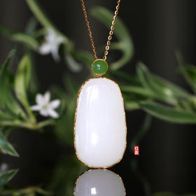 18K玫瑰金和田玉（白玉）镶钻吊坠--玉魄  /圆弧牌35*20*7mm