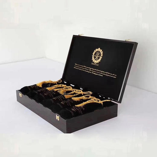 卡美拉黑珍珠葡萄酒 |  荣获了2017年份《马罗尼意大利好酒年鉴》96分，只有品质达到顶级的酒才能获此殊荣，甜渣党的福音。钢琴烤漆木箱，高端大气！（原价488/瓶，现特价328/瓶！！） 商品图2