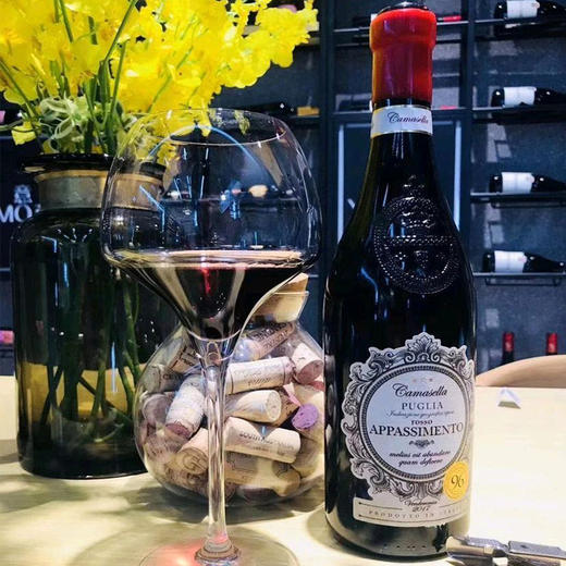 卡美拉黑珍珠葡萄酒 |  荣获了2017年份《马罗尼意大利好酒年鉴》96分，只有品质达到顶级的酒才能获此殊荣，甜渣党的福音。钢琴烤漆木箱，高端大气！（原价488/瓶，现特价328/瓶！！） 商品图0