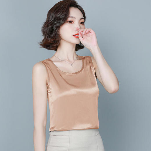 KQL-3128F6690夏新款时尚百搭缎面无袖打底衫 商品图1
