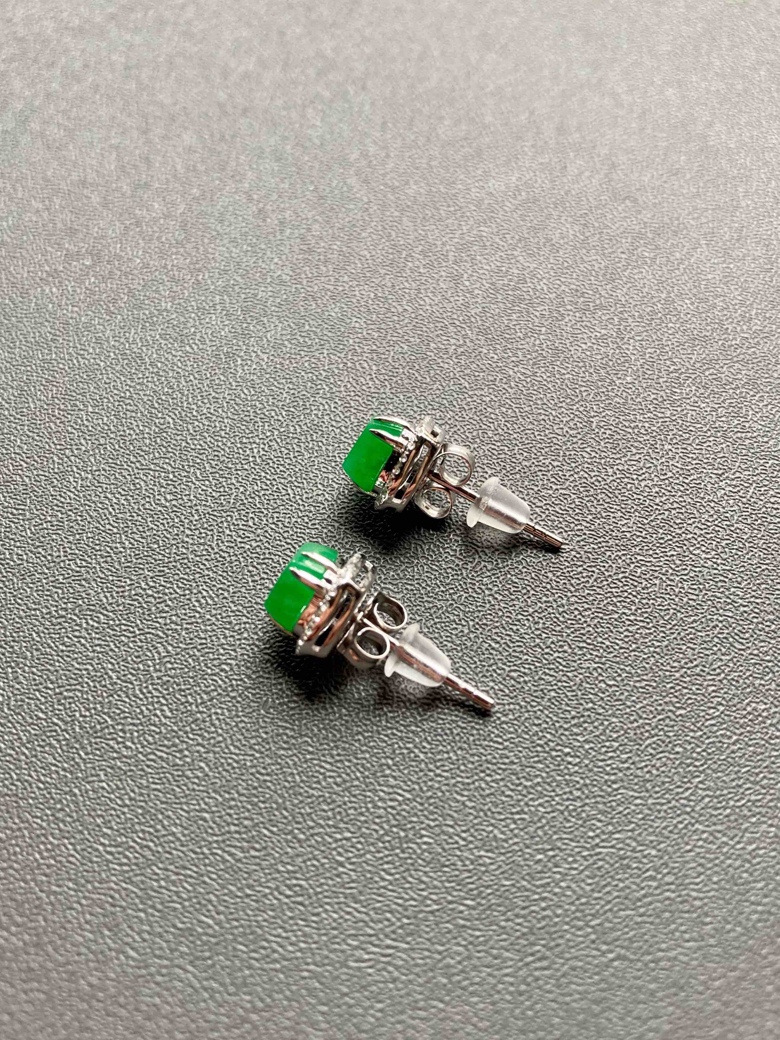 伟德国际【图】美丽娴雅的翡翠耳钉教你如何正确佩戴翡翠耳钉