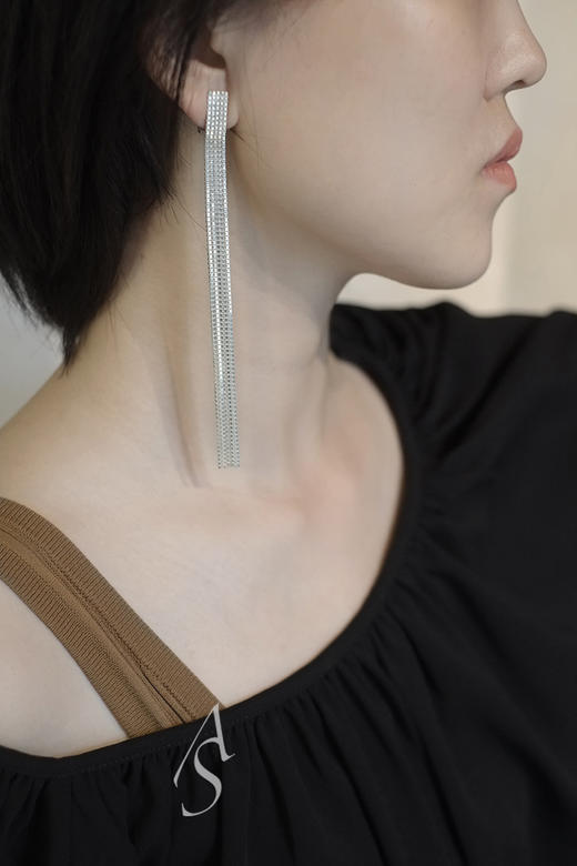 Saskia Diez 银色流苏耳钉/耳夹(一对） 商品图0