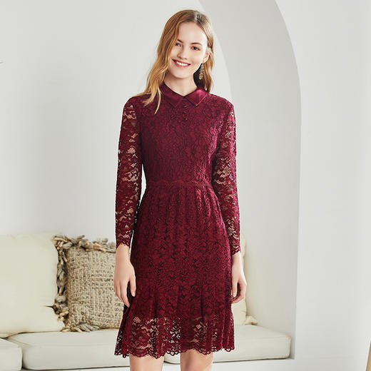 EITIE爱特爱秋季新款洋气翻领镂空蕾丝钩花收腰百褶连衣裙女6007727 商品图3