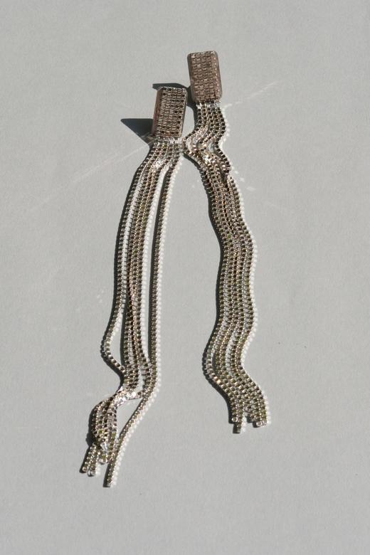 Saskia Diez 银色流苏耳钉/耳夹(一对） 商品图4