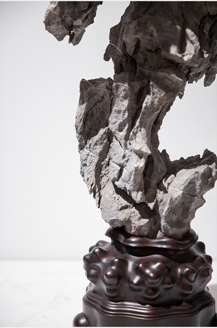 清代 英石"立峰"赏石 - 明清家具研习社