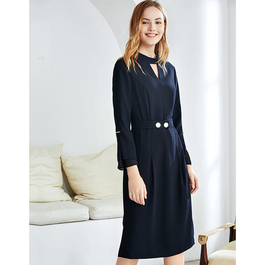 故障  EITIE爱特爱女装秋款洋气时尚挂脖V领收腰显瘦通勤百搭连衣裙女裙6007751连衣裙 商品图9