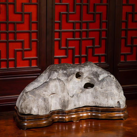 清代 太湖石"卧云"赏石