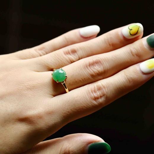 冰种阳绿翡翠蛋面戒指18k黄金镶嵌 商品图9