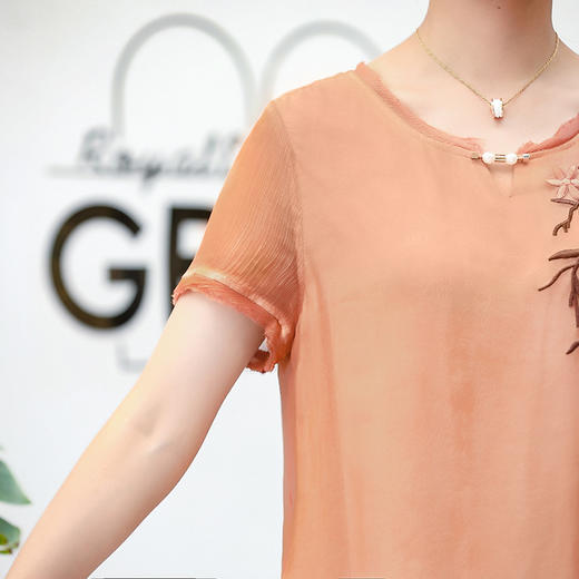 FLO-8202-1930中长款妈妈装洋气短袖碎花连衣裙 商品图3