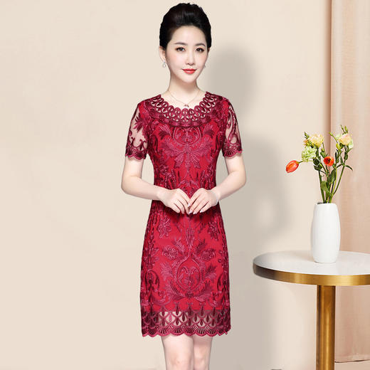 LC-2059品牌网纱刺绣高贵优雅修身七分袖中老年妈妈装 商品图2