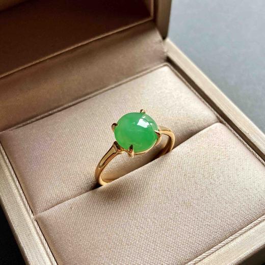 冰种阳绿翡翠蛋面戒指18k黄金镶嵌 商品图1