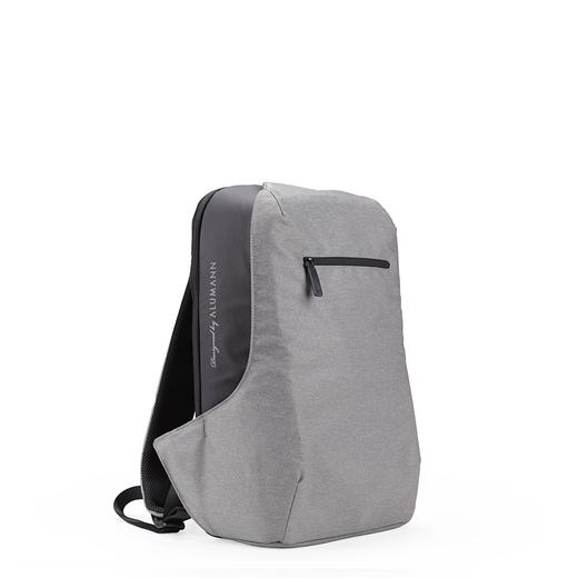 旅漫/Alumann 经典AeoBag风神系列 商务休闲双肩包黑色背包 商品图0