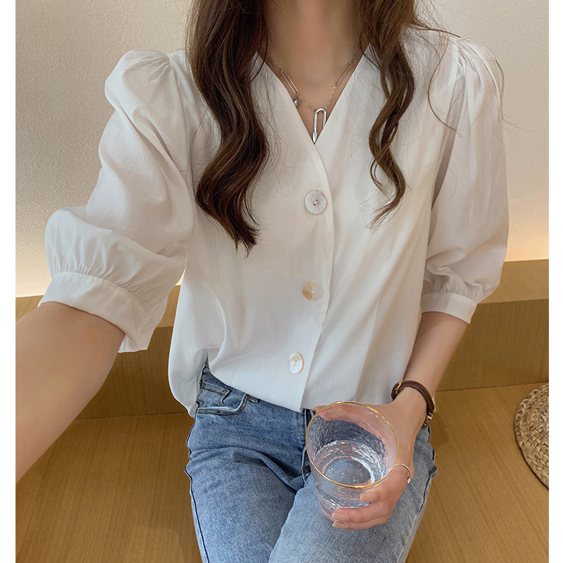 忌平庸女装2020春夏新款时尚洋气泡泡袖衬衫女宽松心机上衣设计感v领衬衣潮JPY带授权招加盟代理
