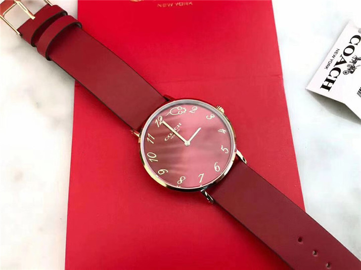 现货可发蔻驰coachperry佩里女士休闲时尚石英腕表鼠年限定红色款