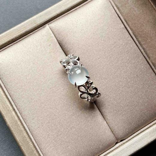 高冰到玻璃种翡翠蛋面戒指18k白金钻石镶嵌 商品图3