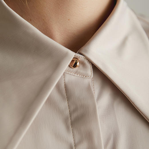 海贝色尖领缎面衬衫fj180308