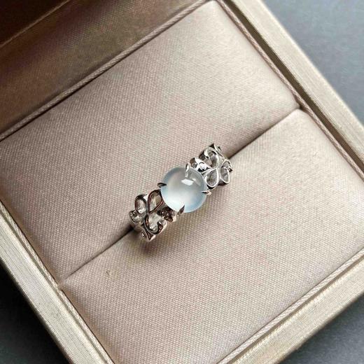 高冰到玻璃种翡翠蛋面戒指18k白金钻石镶嵌 商品图0