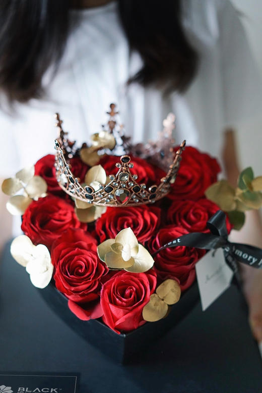 永生花皇冠女神花盒永生花款11朵红玫瑰永生花我爱你每一天限深圳配送