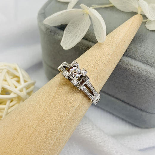 24分四爪镶12号指圈钻石戒指